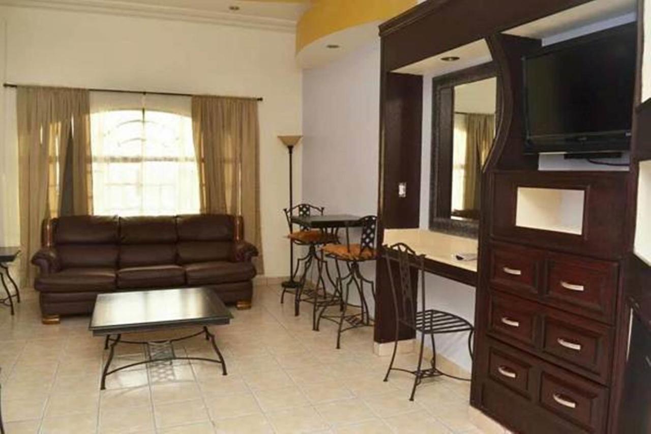 Maria Bonita Suites Agua Prieta ภายนอก รูปภาพ