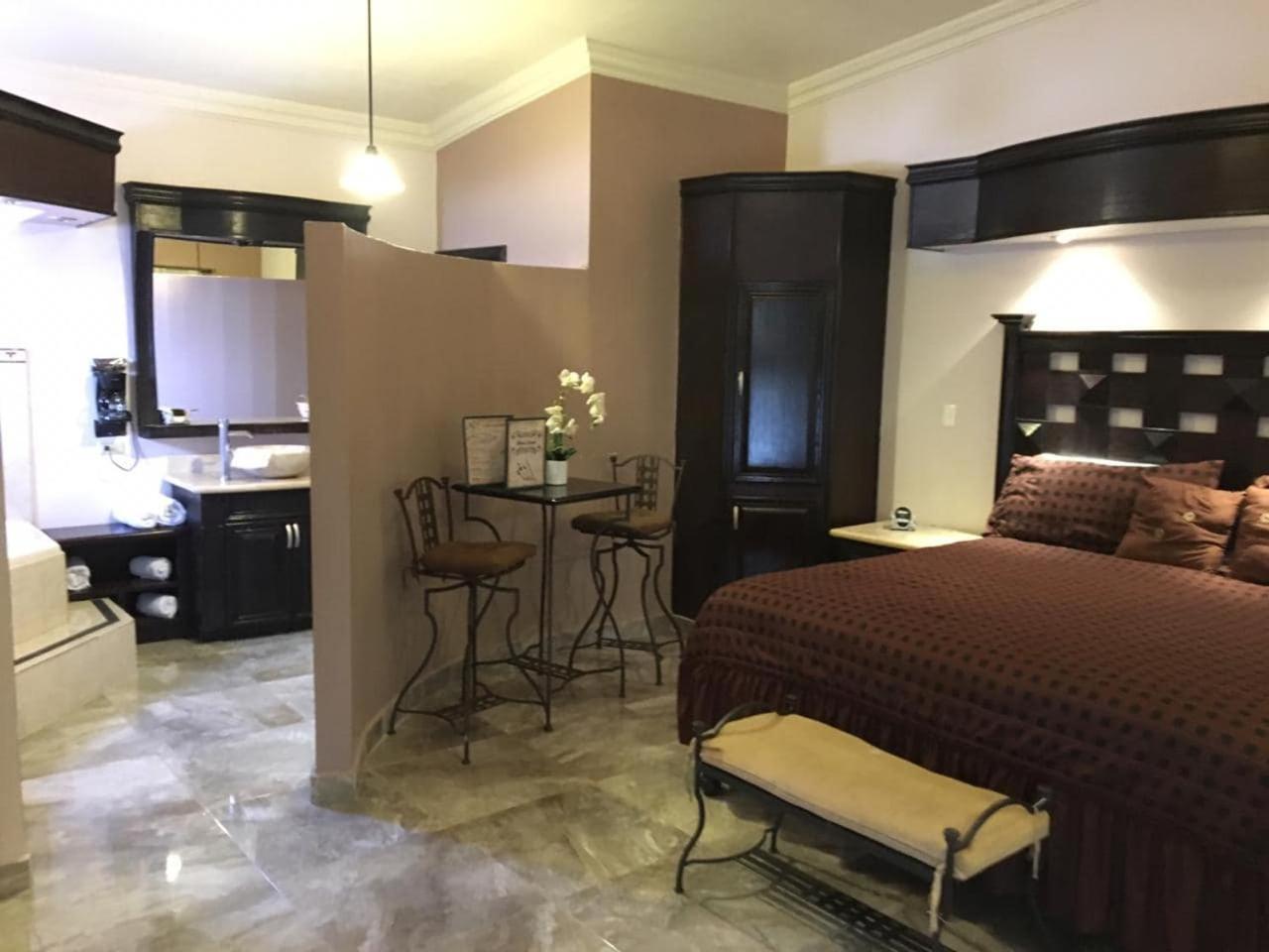 Maria Bonita Suites Agua Prieta ภายนอก รูปภาพ